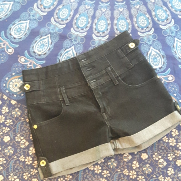 size 3 NWOT Seductions high waisted shorts - Picture 2 of 13